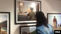 朝鲜加强在俄罗斯宣传,2017年7月份在莫斯科举办朝鲜图片展览。(美国之音白桦拍摄)