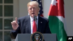 川普总统在白宫记者会上谈论叙利亚的攻击(2017年4月5日)