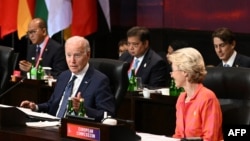 资料照片:美国总统拜登和欧盟委员会主席冯德莱恩在2022年的G20峰会上。