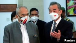 资料照:东帝汶总统诺泽·拉莫斯-奥尔塔(Jose Ramos-Horta)在首都帝力会晤到访的中国外长王毅。(2022年6月4日)