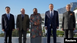 2023年6月1日,中国外交部副部长马朝旭、巴西外交部长毛罗·维埃拉 (Mauro Vieira)、南非外交部长纳莱迪·潘多尔( Naledi Pandor)、俄罗斯外交部长谢尔盖·拉夫罗夫(Sergei Lavrov) 和印度外交部长苏杰生( Subrahmanyam Jaishankar) 出席在南非开普敦举行的金砖国家外长会。