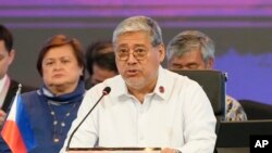 资料照:菲律宾外长恩里克·马纳洛(Enrique Manalo)