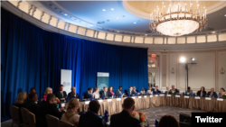 台湾数位发展部长唐凤9月21日在纽约和美国国务卿布林肯在自由线上联盟(Freedom Online Coalition, FOC)举办的部长级会议上同场座谈(照片来源:Twitter/X @SecBlinken)