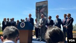 美国国会众议院议长麦卡锡2023年4月5日率领两党议员和台湾总统蔡英文在加州里根博物馆会面后召开记者会。