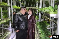 지난 3월 강동종합온실 준공 및 조업식에 참석한 김정은 북한 국무위원장과 함께 참석한 딸 김주애의 모습. (사진출처: 조선중앙통신)