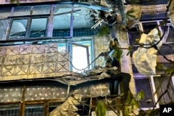 俄罗斯别尔哥罗德州州长维亚切斯拉夫·格拉徳科夫(Vyacheslav Gladkov)2023年4月21号在社媒“电报”上贴文并发布照片,显示俄罗斯战机误炸俄罗斯边境城市别尔哥罗德,照片显示一座公寓大楼的毁坏情况。