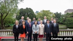 台湾总统蔡英文4月8日会见并宴请美国联邦众议院外交委员会主席麦考尔访问团。(照片来源:台湾总统府)