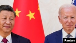 资料照:美国总统拜登与中国国家主席习近平在印度尼西亚巴厘岛20国集团峰会期间举行面对面会谈。(2022年11月14日)