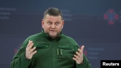 资料照片:乌克兰武装部队总司林瓦莱里·扎卢日内将军。(2023年12月26日)