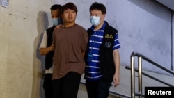 香港警察逮捕前香港众志主席林朗彦。(2023年7月5日)