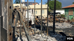 加沙附近的内提维特哈萨拉以色列社区中被哈马斯摧毁的房屋,2023年11月15日 (美国之音/斯特芬妮·傅莱德)