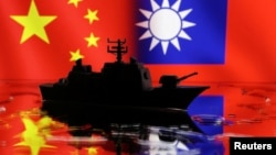 资料照:中国与台湾旗帜和一艘战舰的图示