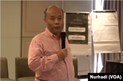 Wahyu Susilo dari Migrant Care. (foto: Nurhadi/VOA)