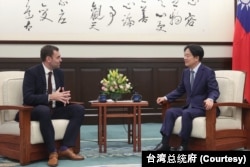 台湾总统府2024年6月13日发布照片显示,台湾总统赖清德日前在台北接受美国《时代》周刊的专访。