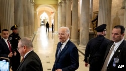 拜登总统2024年2月1日抵达华盛顿国会山参加全国祈祷早餐会。(美联社照片)