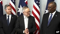 澳大利亚总理阿尔巴尼斯会见美国国防部长奥斯汀和国务卿布林肯。(2023年7月28日)