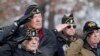 Para veteran AS memberikan penghormatan saat upacara pemakaman 20 veteran militer AS yang jenazahnya tidak diklaim di Pemakaman Nasional Calverton, New York (foto: ilustrasi). 