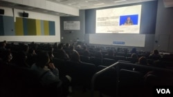 2024年4月10日,加州大学伯克利分校香港事务组织和旧金山华语离散社群擦星星事务所共同举办了《乌鲁木齐中路》的放映活动。(放映场景)