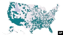 美国疾病控制与预防中心2023年11月7日提供的这张图片显示了蓝色阴影的郡,联邦官员建议向这些地方所有15至44岁的性活跃人群提供梅毒检测。(美联社照片)