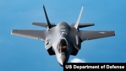 미 공군의 F-35 스텔스 전투기.