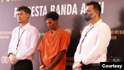 Muhammad Amin (MA) tersangka kasus penyelundupan manusia khususnya pengungsi etnis Rohingya ke Indonesia. Senin 18 Desember 2023. (Courtesy: Polresta Banda Aceh)