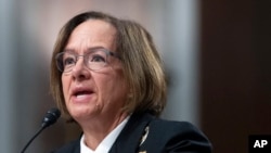 资料照片:海军上将丽莎·弗朗切蒂 2023年9月14日在参议院军事委员会提名听证会上讲话。