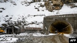 资料照:位于阿鲁纳恰尔邦正在施工中的西勒隧道(Sela Tunnel)。(2023年4月2日)