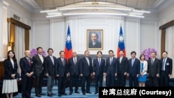 台湾总统赖清德在台北会见到访的日本跨党派国会议员组成的“思考日本安全保障议员之会”。(2024年8月13日)