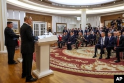 俄罗斯总统普京与朝鲜领导人金正恩在平壤举行会谈后对媒体讲话。(2024年6月19日)