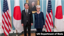 美国常务副国务卿温迪·谢尔曼(Wendy Sherman)2023年2月14日在华盛顿会见日本副外相森武雄。(照片来自谢尔曼的推特账号。)