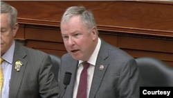 美国国会众议院军委会战略力量小组主席道格·兰博恩(Doug Lamborn)主持《2024 财年战略力量态势听证会》。(国会众议院军委会听证会截图)