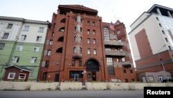 资料照片:现已关闭的美国驻俄罗斯海参崴的领事馆。(2017年7月31日)