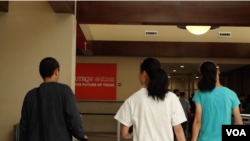 张旬(化名)一家离开德州转往下一站寻求美国新生活