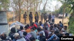 လူမှောင်ခိုသမား စွန့်ပစ်သွားတဲ့ တရားမဝင် မြန်မာ တရာကျော် ထိုင်းရဲဖမ်းဆီးစဥ် (photo: Thai Police)