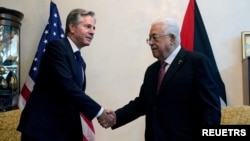 美国国务卿布林肯与巴勒斯坦民族权力机构主席马哈茂德·阿巴斯(Mahmoud Abbas)在约旦安曼举行会晤。(2023年10月13日)