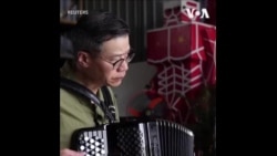 “自我流放”的旅台香港艺术家黄国才纪念“六四”