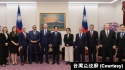 台湾副总统、当选总统赖清德在台北接见美国联邦众议院“国会台湾连线”跨党派共同主席访问团。(2024年1月25日)