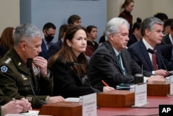 美国情报界领导人在国会参院情报委员会举行的年度全球对美安全威胁的听证会上。(2023年3月9日)