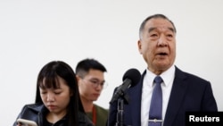 资料照:台湾国防部长邱国正在台北对媒体讲话。(2023年12月8日)