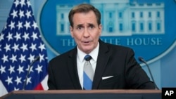 资料照片:2024年5月28日,美国国家安全委员会发言人科比在白宫的每日简报会上讲话。(美联社照片)