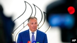 ရုရှားအိုလံပစ်ကော်မတီ (ROC) Russian Olympic Committee ဥက္ကဋ္ဌ Stanislav Pozdnyakov ယခင်မှတ်တမ်းဓာတ်ပုံ။