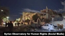 Quang cảnh sau vụ không kích ở Deir Ezzor của Syria hôm 26/3. Các nguồn tin an ninh cho Reuters biết Israel đã tấn công vào các lực lượng đồng minh của Iran ở Syria.