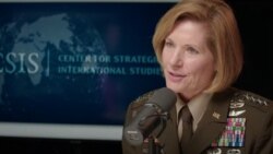美国南方司令部司令劳拉‧理查森(Laura Richardson)2023年8月4日在CSIS的活动上回答美国之音提问(视频截图)