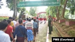 စစ်မှုထမ်းသင်တန်းအပတ်စဉ်(၃) တက်ရောက်ရန်ရောက်ရှိလာကြသူများကိုတွေ့ရစဉ် (ဇွန်၊ ၂၀၂၄)