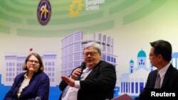 欧洲议会对中关系代表团团长包瑞翰(Reinhard Bütikofer)在台北台湾外交部举行的记者会上讲话。(2024年3月27日)