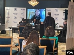 海牙世界公民法院公审习近平,视讯作证 (盛雪提供)