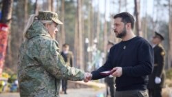 ယူကရိန်းစစ်သုံ့ပန်း ခေါင်းဖြတ် ကွပ်မျက်ခံရတဲ့ ဗွီဒီယို အွန်လိုင်းမှာပျံ့နှံ့
 ယူကရိန်းစစ်သုံ့ပန်း ခေါင်းဖြတ် ကွပ်မျက်ခံရတဲ့ ဗွီဒီယို အွန်လိုင်းမှာပျံ့နှံ့