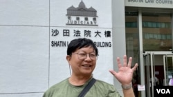 多次因为在街头演奏疑似2019年社运歌曲《愿荣光归香港》旋律,被警方票控、人称”二胡伯伯”的退休人士李解新 (美国之音/汤惠芸)