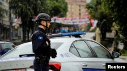 科索沃警察在北部地区执勤。(2023年6月16日)