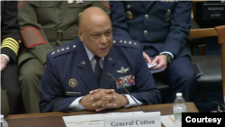 美国战略司令部司令、空军上将安东尼·J·科顿(General Anthony J. Cotton)在《2024 财年战略力量态势听证会》上作证。(国会众议院军委会听证会截图)